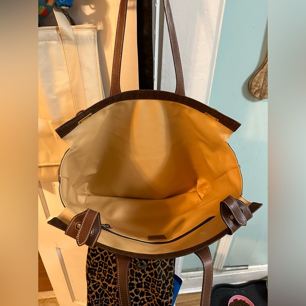 Authentic Extremely Large Etro Leather Shoulder B… - image 3